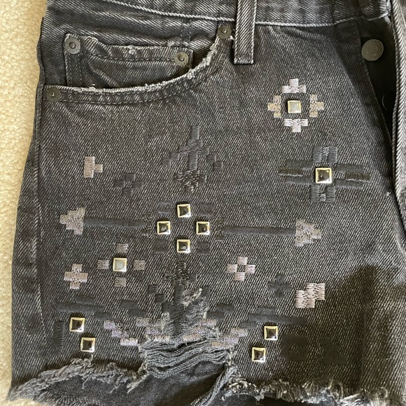 Black Levi’s Denim Shorts - Picture 3 of 8
